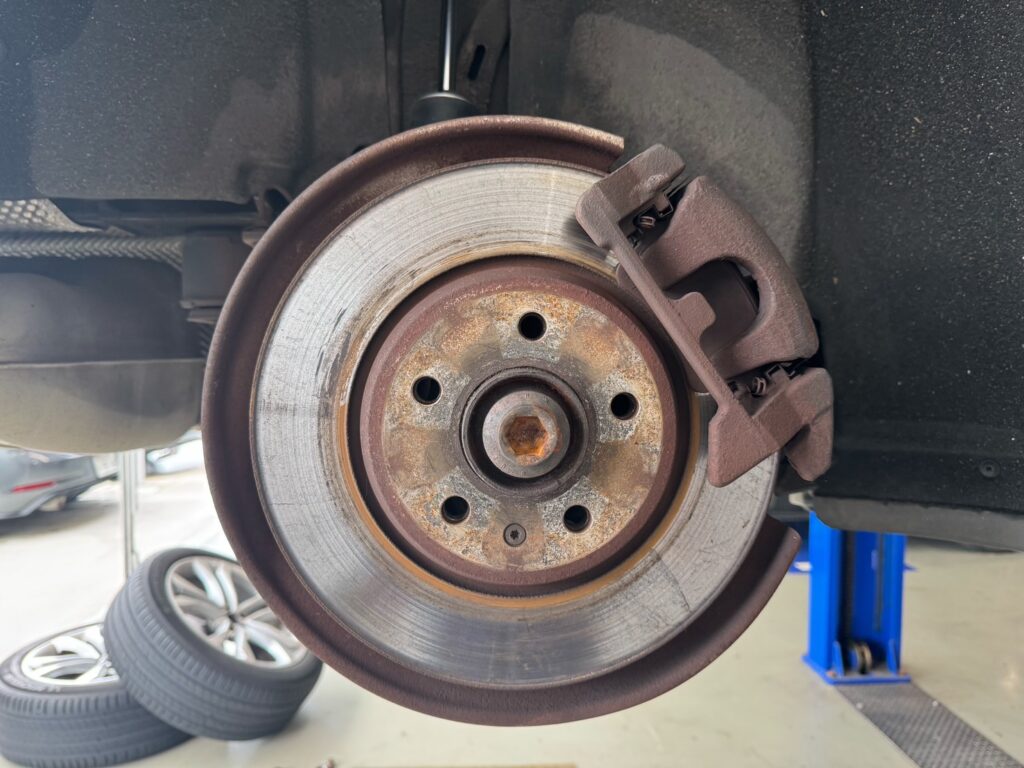 Rust and dirt on brake rotors