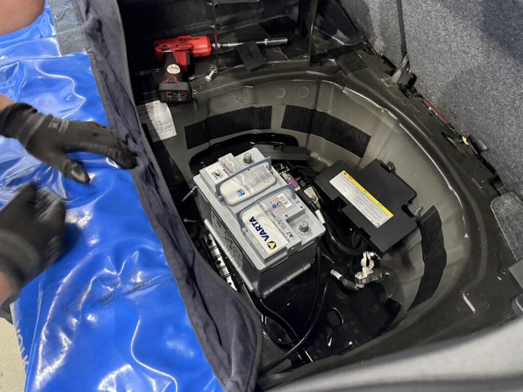 AWポロGTIバッテリー交換