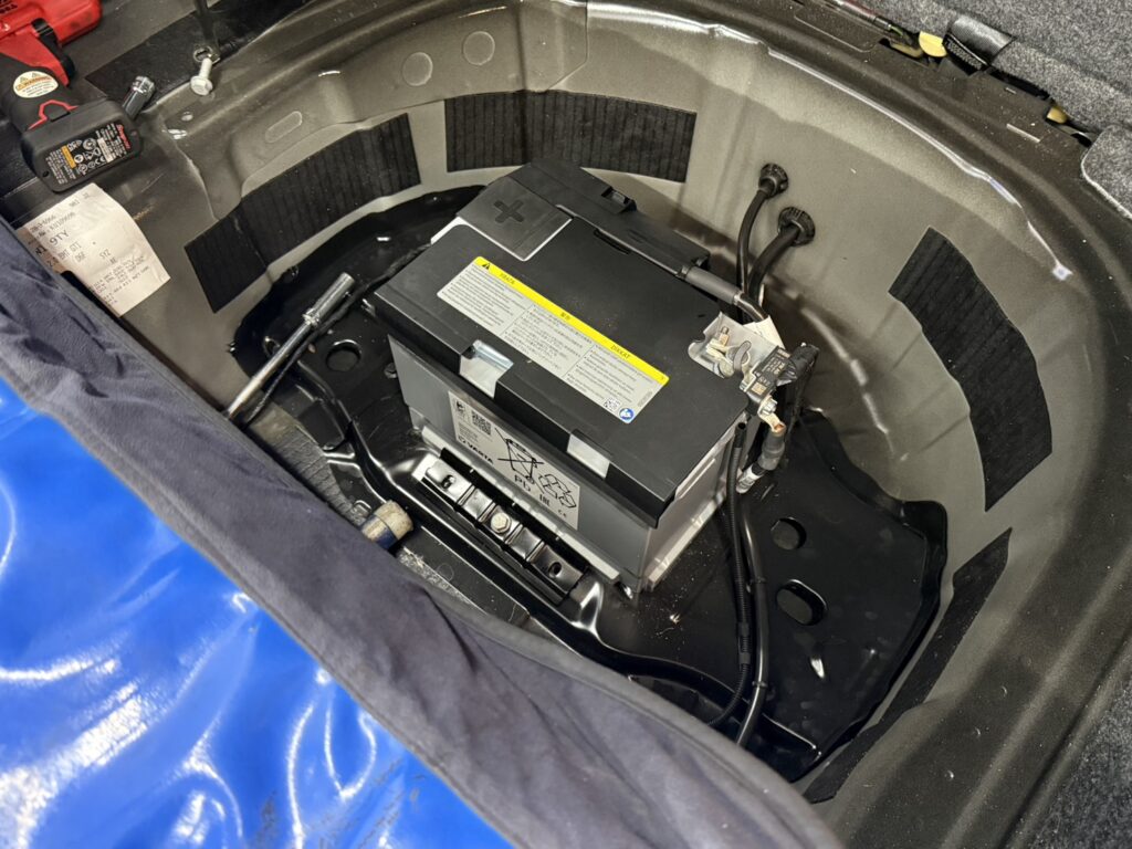 AWポロGTIバッテリー交換