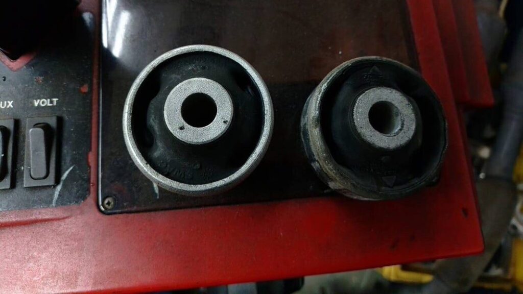 ロアアームのブッシュ