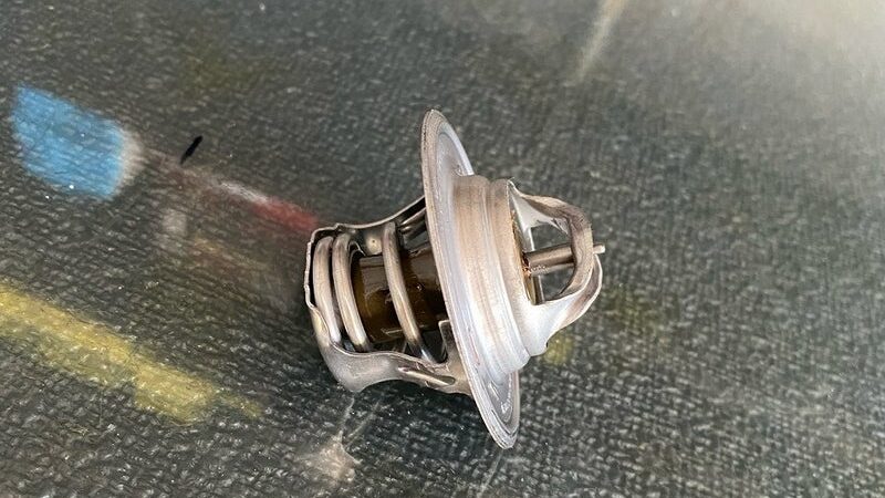 サーモスタット不良が引き起こすオーバーヒートの仕組み