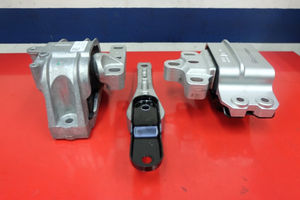 エンジンマウント