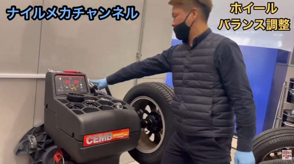 ホイールをセットするだけで自動的に直径・幅・オフセットを計測